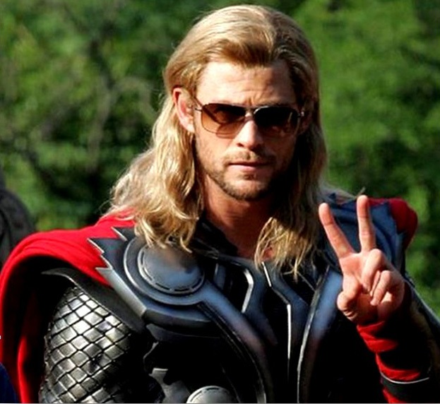 Smart Thor Big Shiny Robot | IMAGES: New Press for Thor: The Dark World
