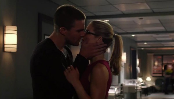 Oliver and Felicity Kiss