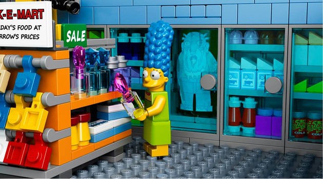 Marge in Kwik-E-Mart