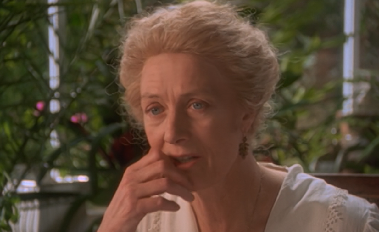 Vanessa Redgrave as Vicky's mother